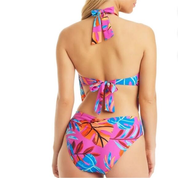 Bar Ill Paradise In The Palms Cowl Neck
One-Piece Swimsuit Magic Magenta Medium - Picture 5 of 12